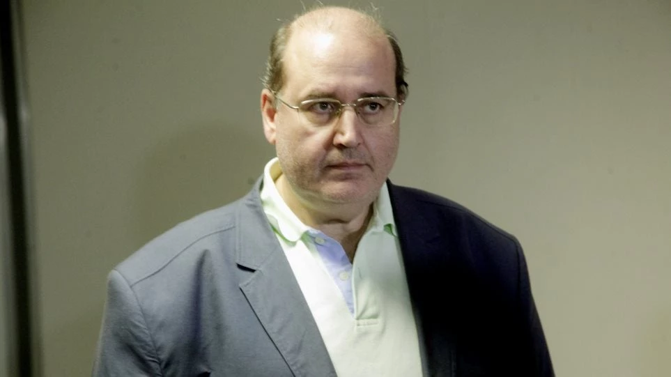 Ο Νίκος Φίλης ετοίμαζε κατάργηση της εγκυκλίου Λοβέρδου για τις απαλλαγές και κατάργηση της αναγραφής του θρησκεύματος στα Απολυτήρια